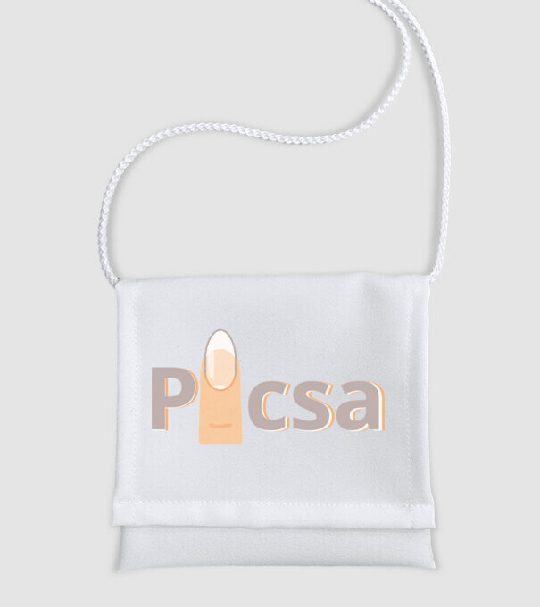  minta fehér pólón